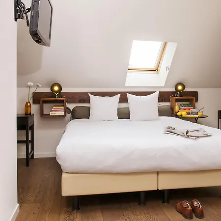 Hotel Townhouse & 4*