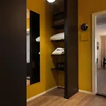 מלון Townhouse & 4*