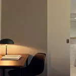 Townhouse & מלון 4*