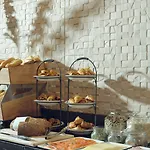 מלון Townhouse & 4*