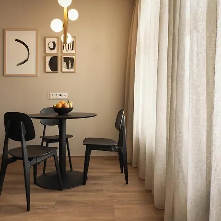 מלון Townhouse & 4*